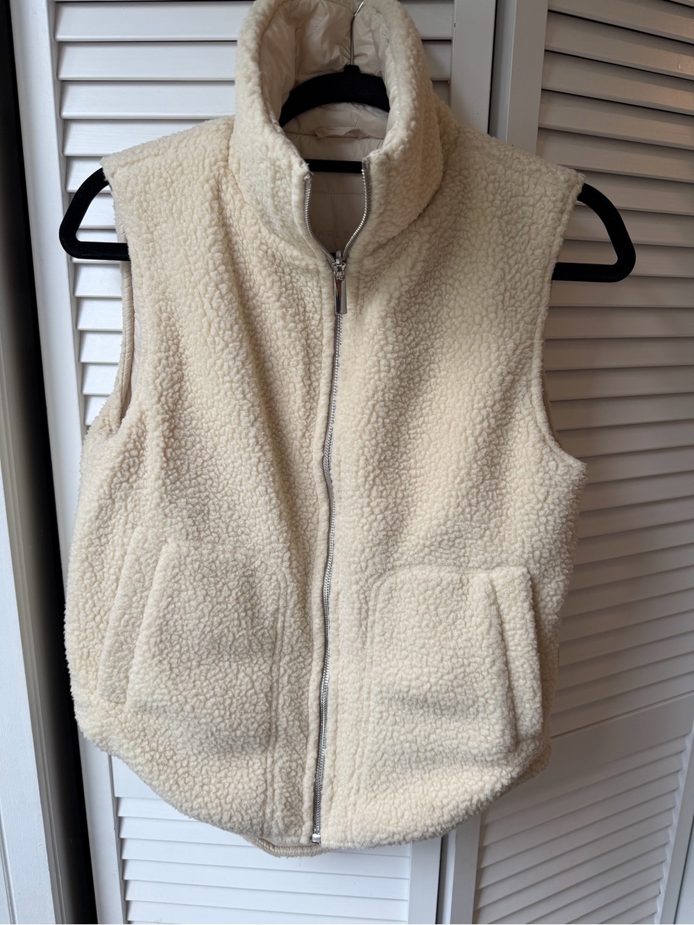 Varley Cream Reversible Sherpa Zip Vest